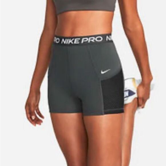 🔥 NWT Nike Women’s High-Waisted Training Shorts XXL – With Pockets! 🖤 - Picture 2 of 12